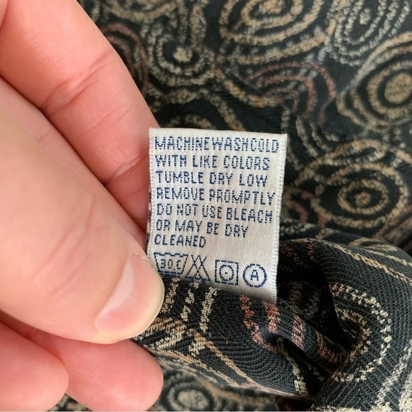 Bill Blass Black Circle Pattern Silk Button Down Short Sleeve Shirt - Picture 3 of 3